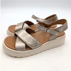 Børn Katrina Ankle Strap Platform Wedge Sandals Women's Gold Size US6M EU36.5